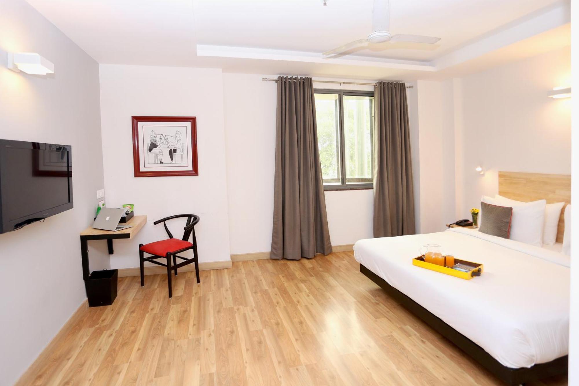 Oyo Townhouse 012 Kaushambi Metro Ghaziabad Hotel Exterior foto